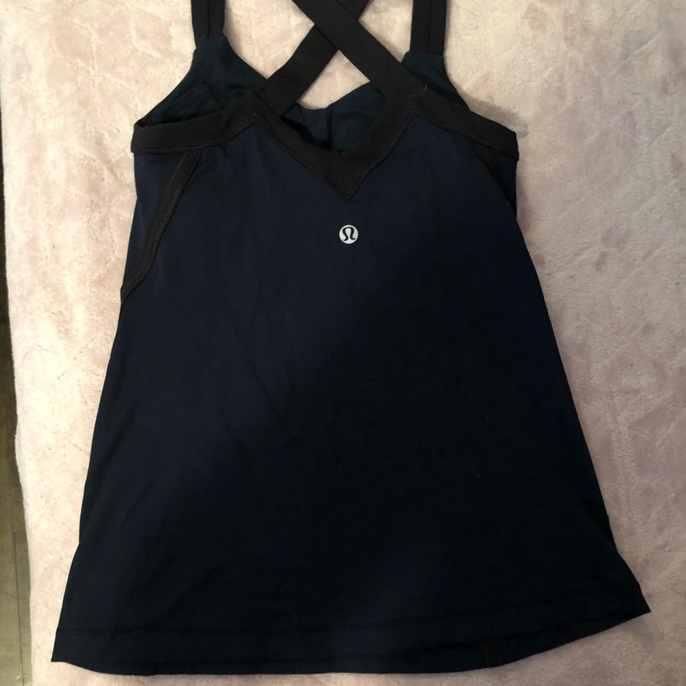 Cross back lululemon top size 2